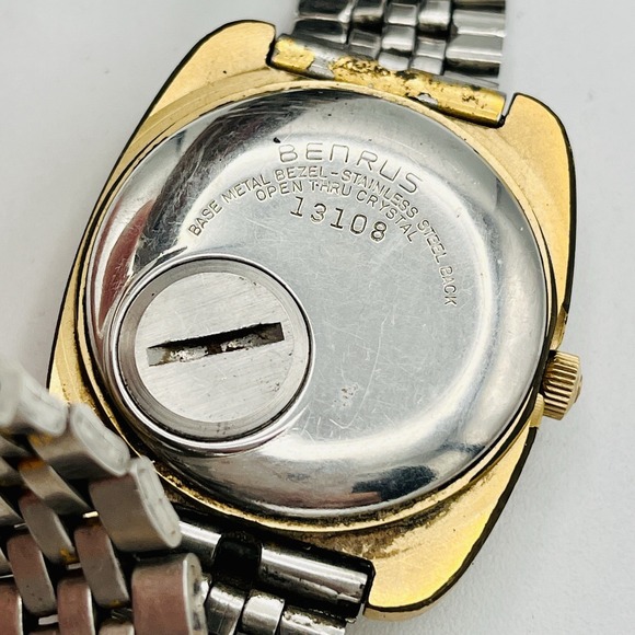 Vintage Benrus TechniQuartz Men's Watch Date Sunburst Dial Green Gold FOR PARTS - Picture 7 of 7